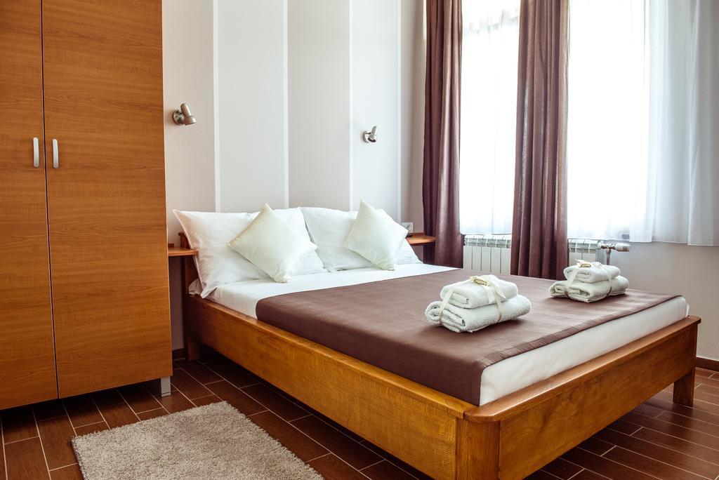 B&B Posejdon Сремська Митровиця Екстер'єр фото